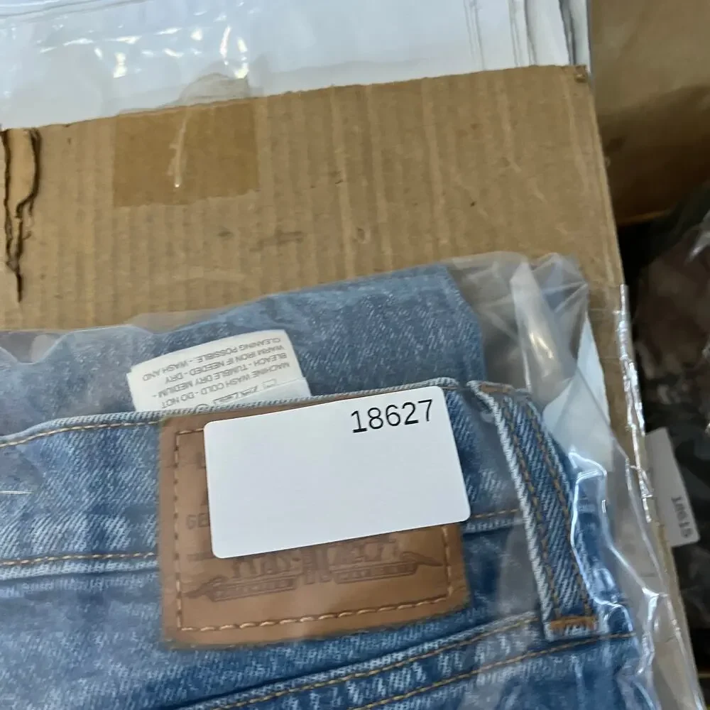 Levi's Wedgie Jeans Womens Size 26 Blue High Rise Distressed Button‎ Fly Denim